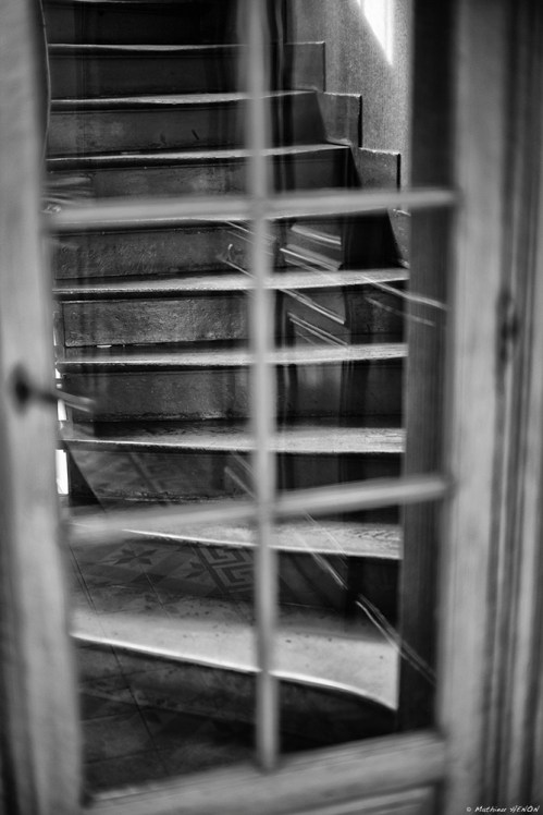 Derrière la porte.jpg