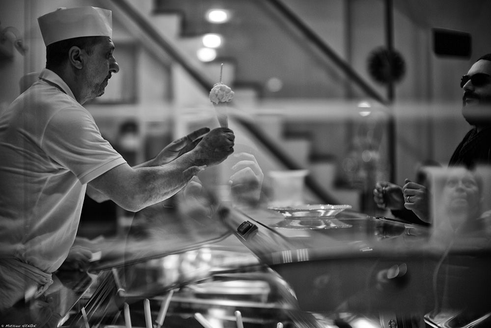 Autoportrait devant la glace.jpg