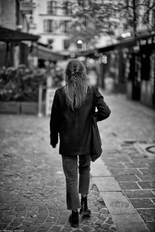 Jeune fille à la natte.jpg