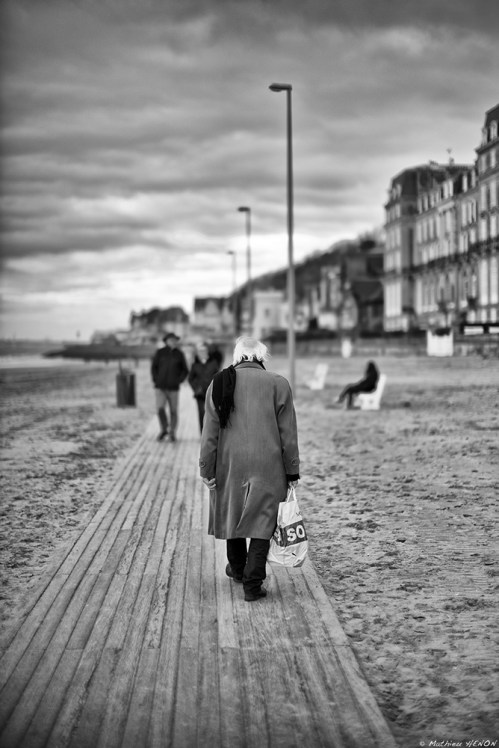 sous les planchers, la plage !.jpg